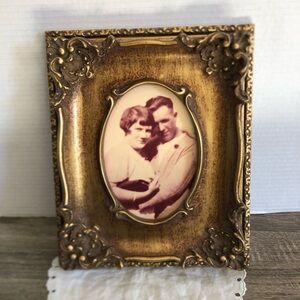Vtg Gold Ornate Frame with Old Photograph